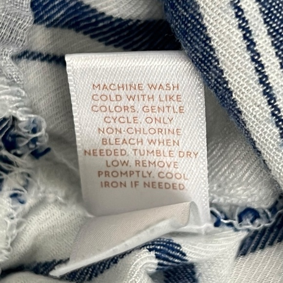 LC Lauren Conrad Blue and White Striped Capris - Picture 5 of 9